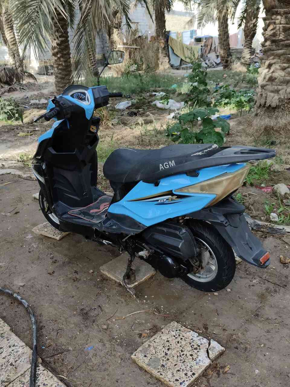 سلام عليكم:"
دراجه سكنس صيني دراجه نضيفه حيل كلشي شغال بيها قبل يومين جفتتها بوشه وبستم جدد اصليات! كهربائياتها كلها شغاله نكره سلف تشتغل ماتعب جاهزه ماعوزه شي سعره 250 وبيها مجال *********** مكان ناصريه
