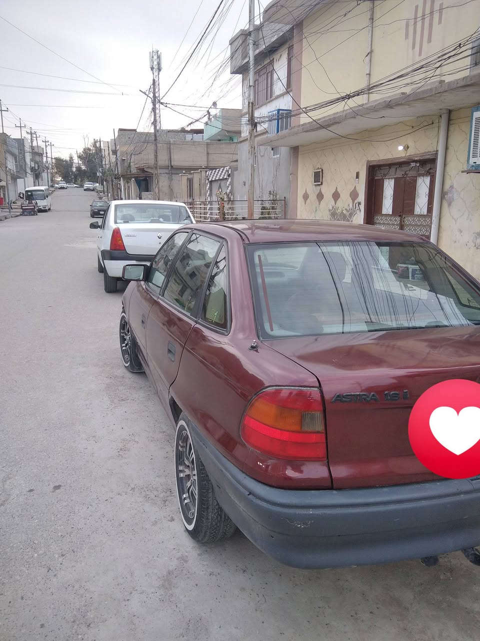 استرا 16 صندوق
موديل 93
رقم نينوى الماني باسمي 
سنوية 28
شرط كير محرك ما بيها طخة صبغ عام جمالية كهربائيات كلها شغالة
سعر 45
***********
***********
موصل. الجانب الأيمن
