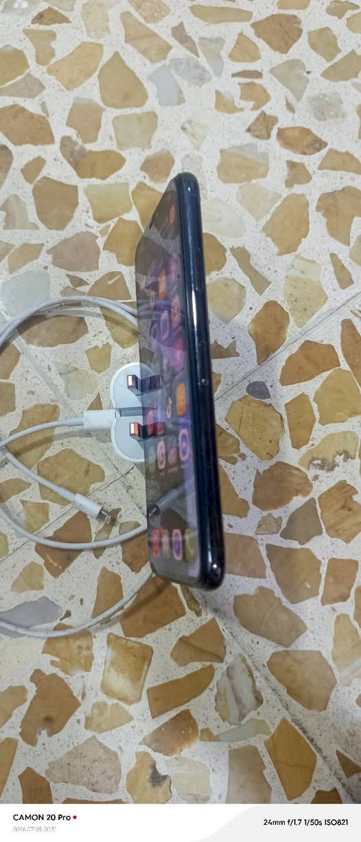 📱 للبيع: آيفون 11 برو ماكس
عندك مراوس اراوس وللبيع

- الذاكرة: 64GB
- البطارية: 100% (مستبدلة أصلي)

مواصفات الجهاز:

- الجهاز شغال بالكامل ✅
- منفذ الشريحة (SIM) شغال طبيعي
- الكاميرات شغالة وتصويرها حلو
- الصوت واضح
- الهزازات شغالة طبيعي
- الشاشة بلادي (غير مستبدلة)
- بيها طبع خفيف وما مأثر على الاستخدام
- بصمة الوجه تحتاج برمجة فقط

💰 السعر: 190وبي مجال حك الجيه

📍 الموقع: الموصل - الأيسر

🚚 ملاحظة: ما عندي توصيل.


**إذا كنت صاحب هذا الإعلان وتريد حذفه لأي سبب، رجاءا أرسل رسالة إلى الدعم الفني**
