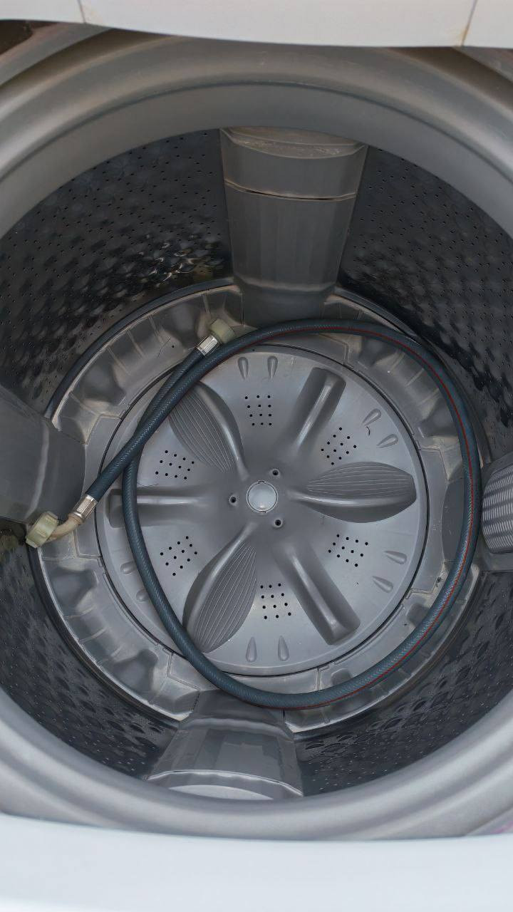 غسالة الحافظ  فوول اوتوماتيك حجم 13 كيلو اكثر من برنامج غسل باب هيدروليك نظافتها 100/ السعر 200 قفل 
 العنوان بغداد حي العامل 
للاتصال ***********
