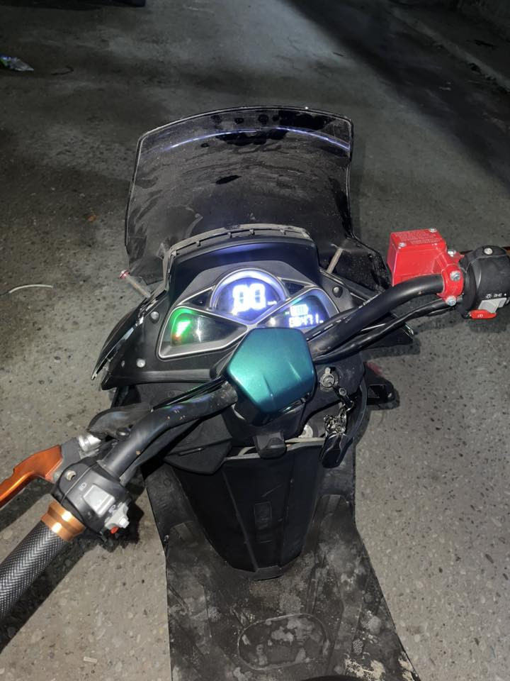 دراجه سكنس المحرك تايون ماشيه 6000
شوفت عينك والمحرك بعده بالضمان
السعر 650
***********
