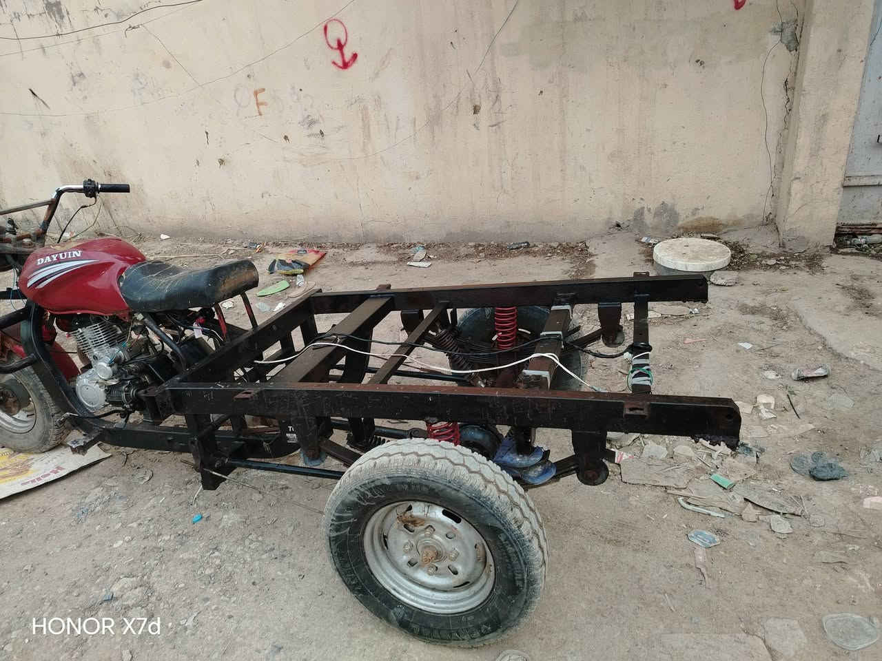 السلام عليكم ستوته موديل 2016 مابيهه أوراق مكفوله من السرقة بس مكاتبه محرك 2023 خير من الله مابيهه خياسات ضفيره جديده شغاله سلف هندر عوزهه بس باتري السعر 825 بيهه مجال حك الجيه مكاني قرب بسمايه هذه رقمي ***********
