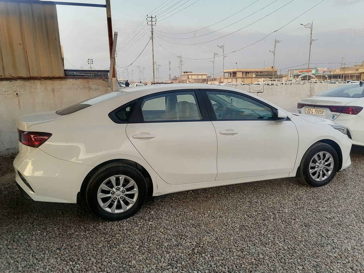 السلام عليكم سيراتو للبيع موديل 22 كفاله عامه رقم اربيل قطعتين تبريد محرك 1600 ماشيه 106 شرط السونار مكان السياره واسط الصويرة الشراي ينتصل ***********
