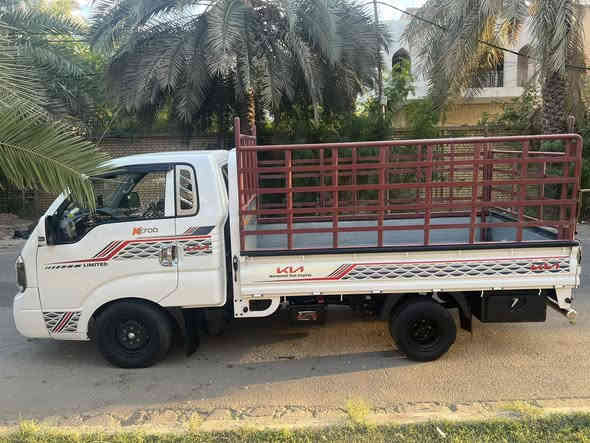 السلام عليكم 
كيا بيكب موديل ٢٢ 
ماشيه ٦٠ استخدام على ايد وحده كفاله عامه 
محرك ٢٧٠٠ 
السعر ١٥٠ قفل 
مكانها بغداد الكراده 
***********
