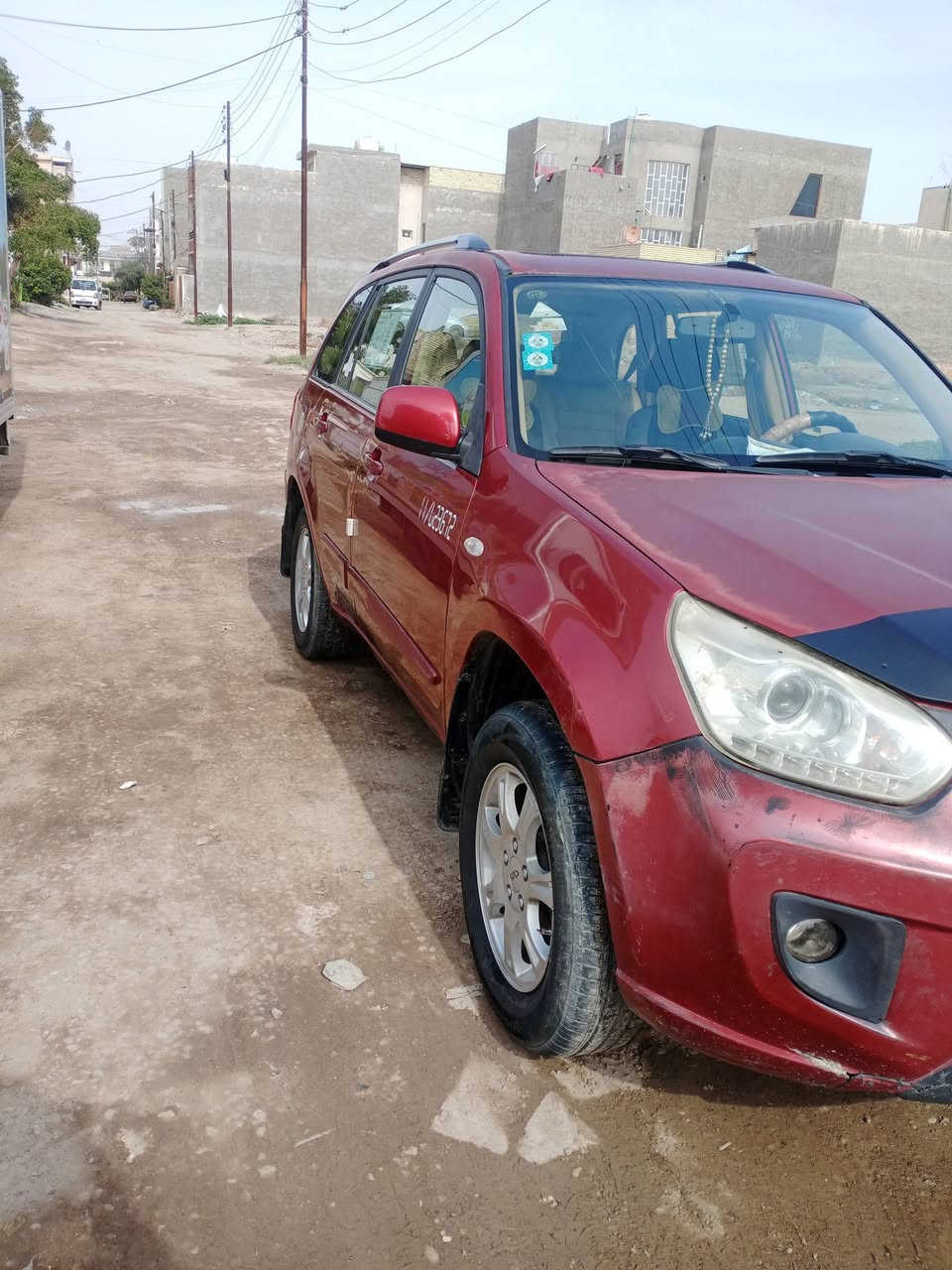 للبيع سيارة شيري نوع تيكو 2013 ماروني اللون جراد بلادي سنوية بأسمي تحويل ثاني يوم هزة ل2027 كهربائيات+حساسات كلها شغالة+تخم تاير شديته قبل 5 ايام  بصمة تقفيل عن بعد سونار موجود وداخلها جدا نضيف بدون اي حادث+تبريد تدفئة شغال السعر 60 ورقة وبها مجال والشراي يتصال ***********
