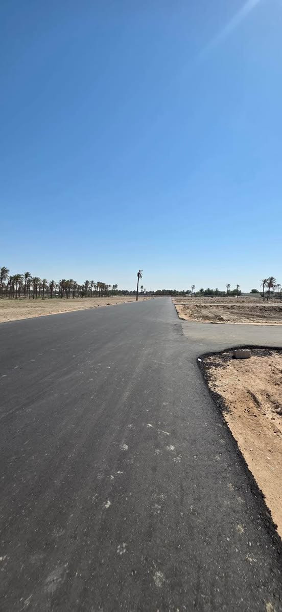 🌿 قطع أراضٍ للبيع 
📍 الموقع: الجزيرة – باب الهوى، مجاور مقام سلمان المحمدي.
🔹 نوع السند: طابو صرف زراعي باسم عراقي.
📄 المستمسكات: وكالة، مكاتبة، ونسخة من الطابو.
المساحات والأسعار:
✅ دونم (2500 م²) — 200 مليون  قابل للتفاوض.
✅ نصف دونم (1225 م²) — 100 مليون  قابل للتفاوض.
✅ ربع دونم (625 م²) — 60 مليون دينار قابل للتفاوض.
✅ 200 م² — 26 مليون  قابل للتفاوض.

✨ جميع الخدمات متوفرة:
💧 ماء
⚡ كهرباء
🛣️ تبليط

📍 الشارع الفرعي مساحة12 متر.

للاستفسار والحجز:
📞 ***********
*********** البصرة, العراق
