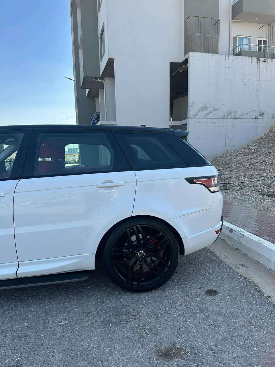 ٢٠١٦مۆدێل رانج رۆڤەر
بێ بۆیاخ دیزڵ ناو سور ١٩٥ وەرەقەو معمالە 
بۆ زانیاری زیاتر پەیوەندی کەن بەم ژمارەیەوە ***********
