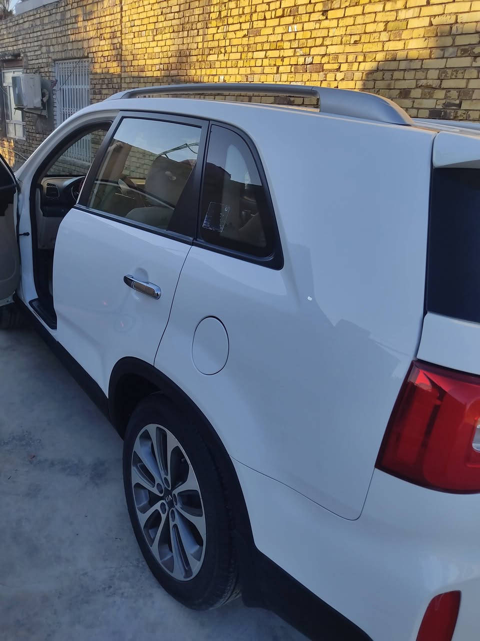 كياسورنتومود ل2013  خليجي للبيع 

سته سلندر سبعه راكب 

رقم بغداد 

نص فول بصمه كرسي كهرباء 

حساسات اماميه خلفيه 

كامره شاشه صغيره 

اشاره ترحيب علامه سورنتو ضوئيه 

وبقيه المواصفات 

السياره استخدام شخصي وممتعوبه 

السونار مرفق مع الصور كافه التفاصيل بي 

مكان السياره نجف عباسيه

مكينه مبدل بيها كازكيت اشتغلنا درجه اولى شرط بلاد  

كشر نضافته احلى من الصور 

بيها مكانات بارد حيل بسيطه وشرط تجي تشوفهن ممبينات 

سعرها 185 وبيها مجال انشالله بسيط 

رقمي ‏

‪, ***********

‏‪
