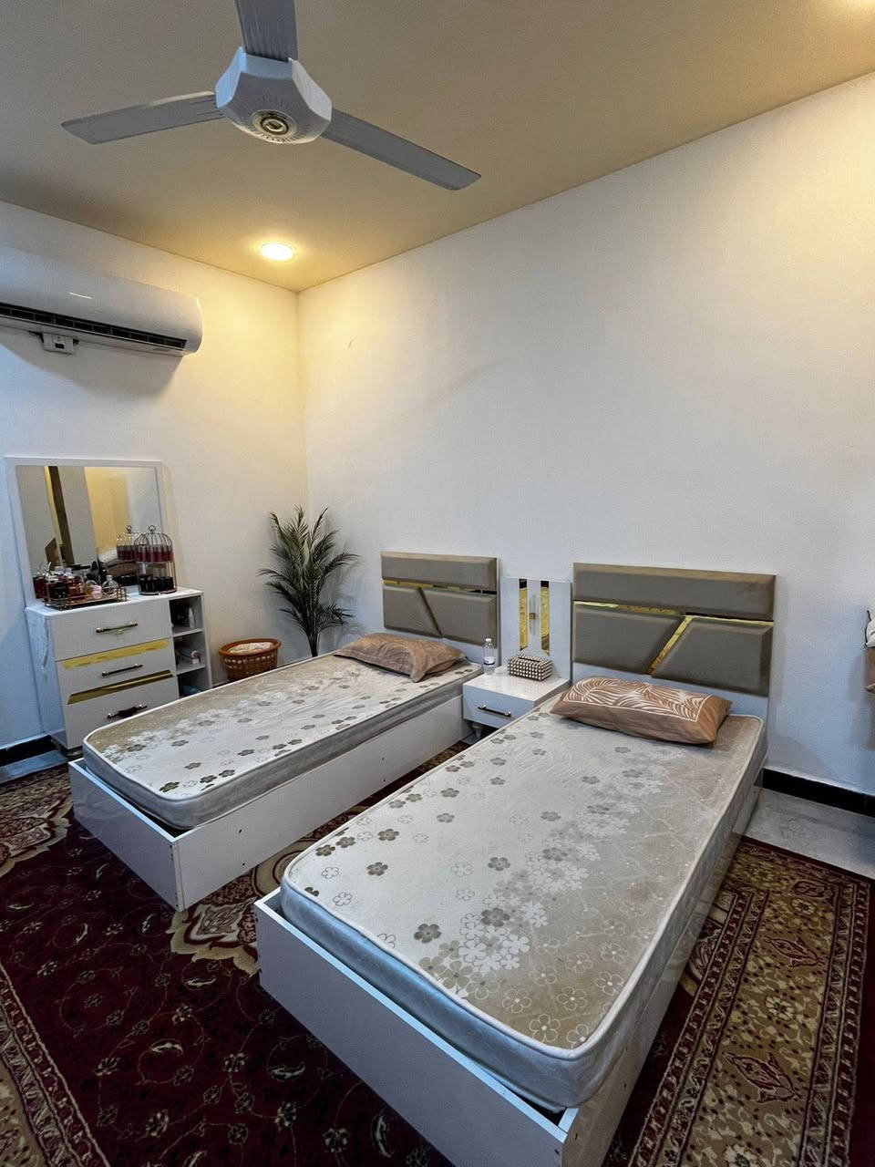 غرفة نوم شبابية للبيع استعمال قليل جدا بسعر مناسب 5 قطع 
بغداد


**إذا كنت صاحب هذا الإعلان وتريد حذفه لأي سبب، رجاءا أرسل رسالة إلى الدعم الفني**