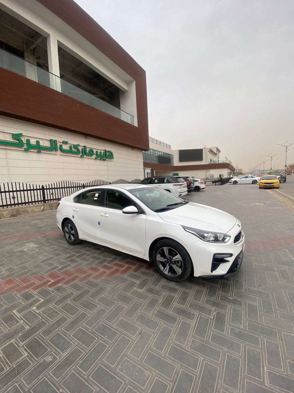 السلام عليكم سيراتو للبيع موديل ١٩ فول مواصفات عدا الفتحة ، ماشية ١٢٣ الف رقم بغداد ، بيها صبغ بالبيبان اثر شخوط  واضحة بالسونار المرفق 
للتواصل ⬅️ *********** السماوا, المثنى
