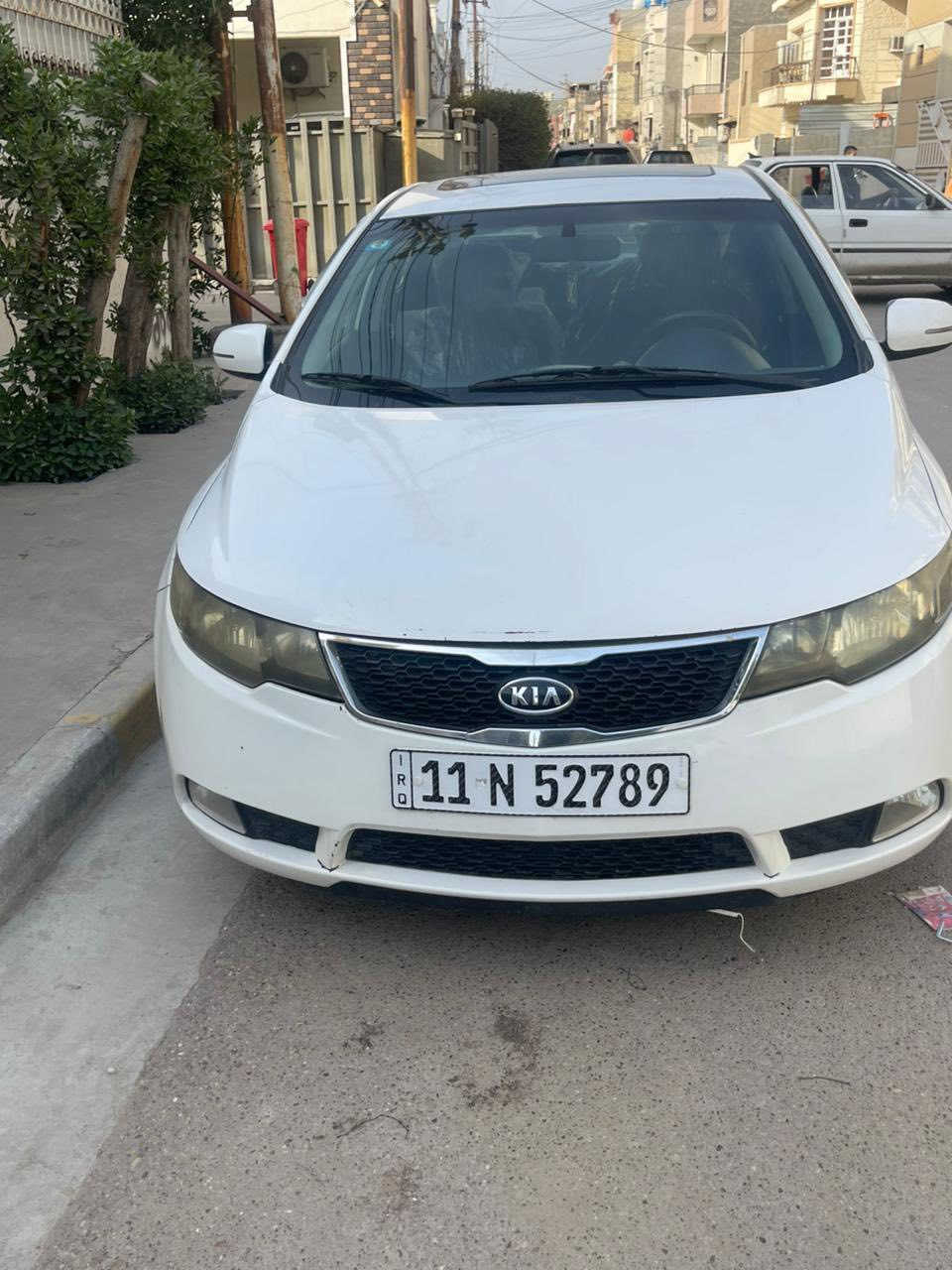 السلام عليكم مكلف بنشر اتصل ع الرقم                                      سيراتو 2011 بغداد خليجي بسمي 
فتحة سقف تحكمات  شفتات  كير 6 نمر شاشة وكامره وحساس خلفي 
غرفة خير من الله تبريد جيد تخم تاير  ويل كب بيه اصبع بخشم البنيد واضح بالصورة 
والجاملغ الأمامي الأيسر بدون سمكرة بس مفتوح ومصبوغ ومكان السبايدر الخلفي مال الصندوك. مكان السيارة بغداد الدورة 
107$ 
***********
