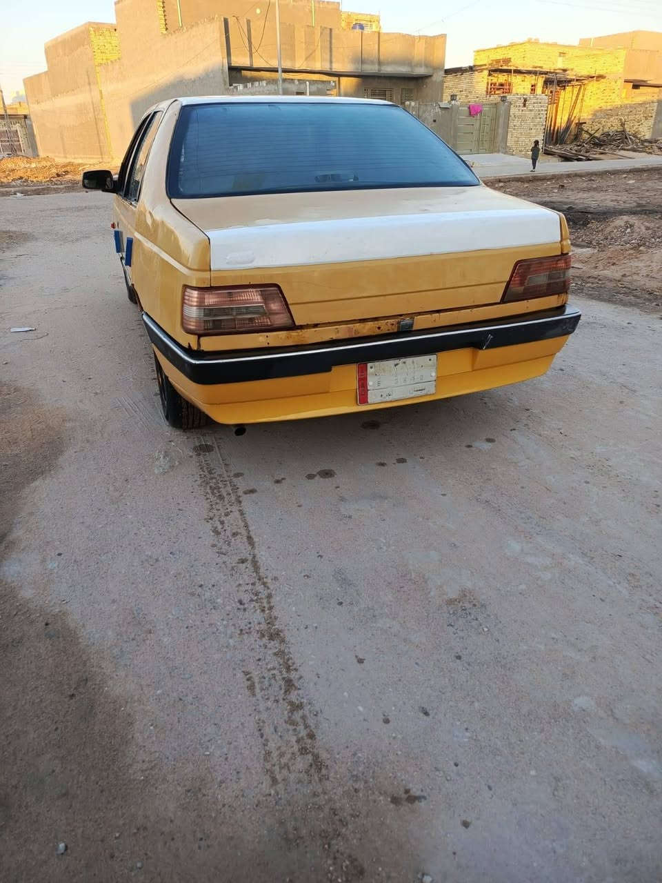 بيجو 405 موديل 11سنويه 2025 سياره غرمات دكيته ماعليه  مصفره راعي سياره بسمه يكول مصفره هيه وغرمات بس  انه ماتكفل بيع هيج سياره مكينه كير كفاله كهربايات كله شغاله لايت زنون  تخم تاير سياره جاهزه مرتبه مال جناي العنوان العماره كميت وبيه مجال شراي يتصل خاص مغلق السعر 16وبيه مجال 
***********
