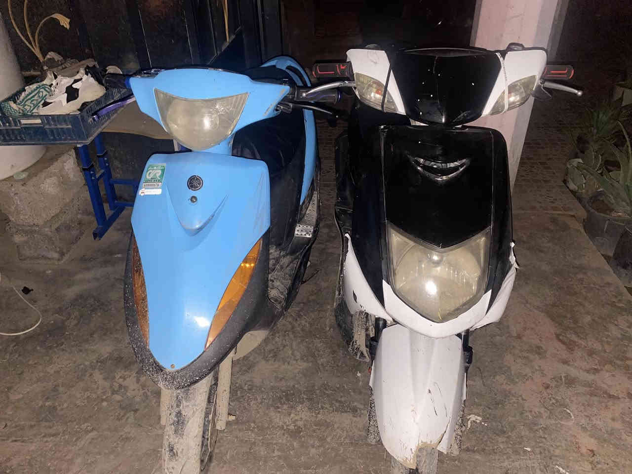 متاح سكنس نثيه دراجه كهربائيات كلهه شغاله بس كفراتهه تعبانه مكاني ديالئ بعقوبه الحديد العر 400وبيهه مجال بسيط***********
