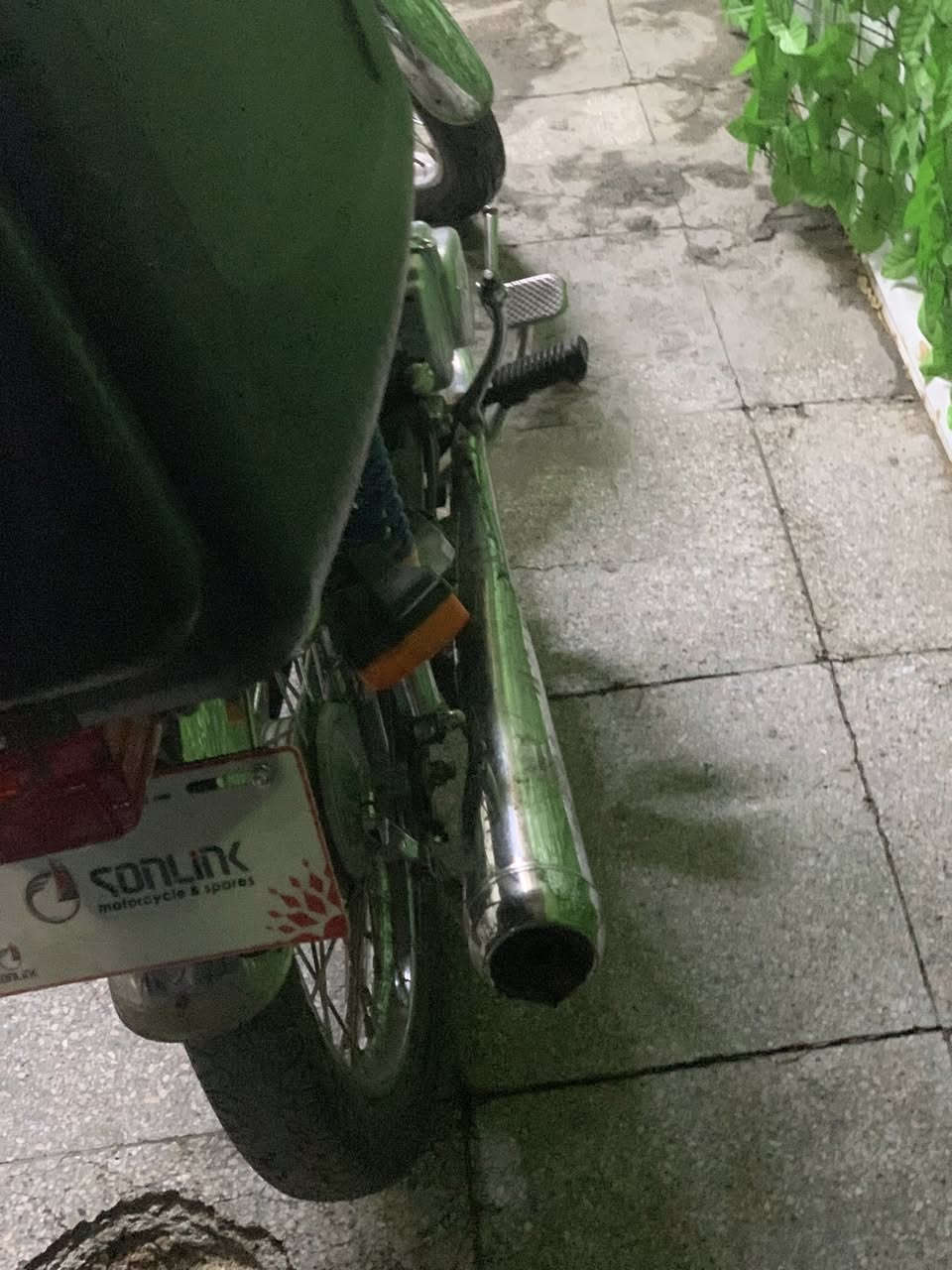 السلام عليكم دراجه سولنك 4كير دراجه موديل 2025اوراق اصولي الدراجه صبانه ممدوده عليهه جيب مصلح وتعال افحص الدراجه هيه ولصندوك سوه سعره 450 وبيهه مجال مكاني بغدادً العامريه مستعجل على بيعتهه حيل متوازي 
وهذه رقمي 
 الدراجهً سويت بيهه حادث نقصههً بس عداد و مازدهً متكلف كلههً 25الفً***********
