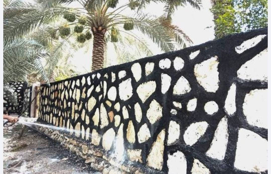 سلام عليكم اخوكم ابو محمد لبناء الحجر شغل كافه الأعمال الحره شغل حجر ممرات واسيجه ونافورات وبيوت ***********
