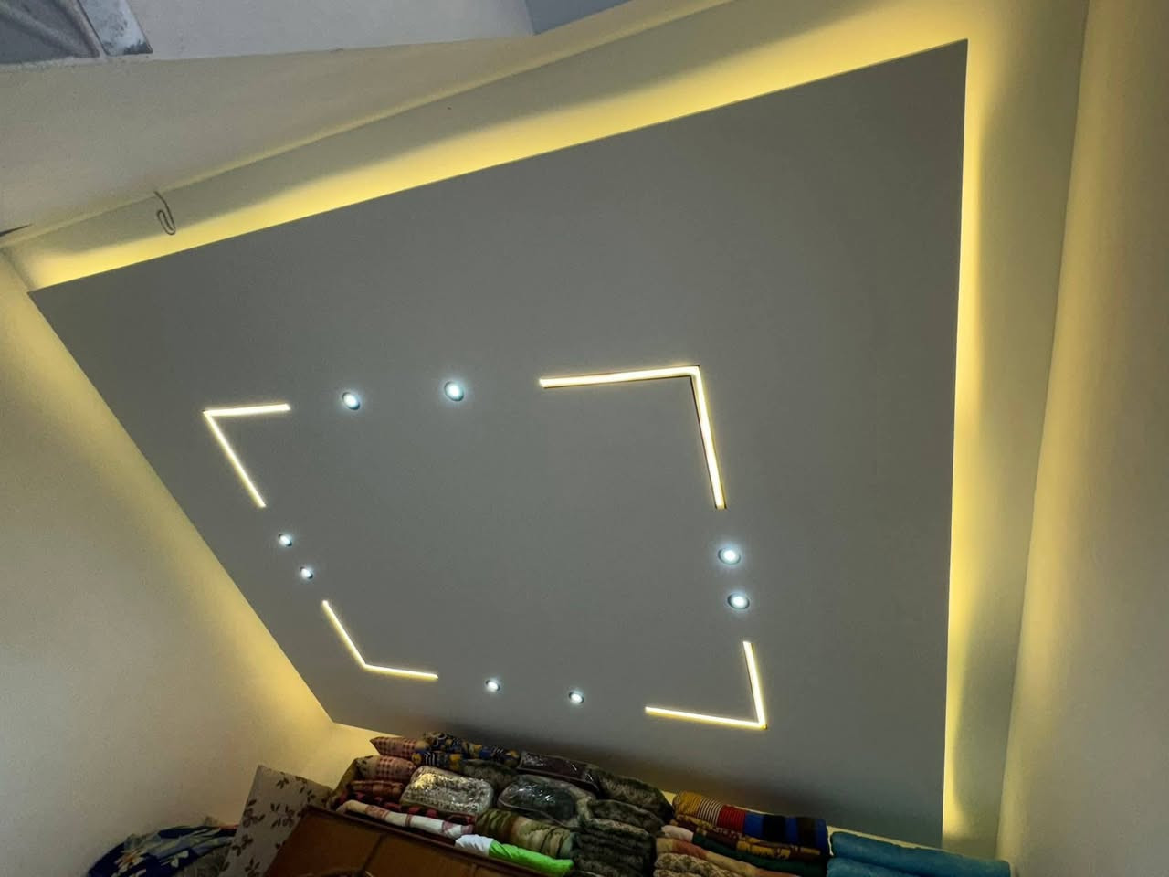 نرسم الخـيـال مع💯💯
رفيقكم في جميع الديكورات 
وفنية متخصصة ومحترفة بأعمال الديكور الداخلي و لجبسن بورد 
#تميز_بإختيارك ♻️زووووورونا🖐️
اروع واجمل التصاميم الهندسيه🏛
وكادر مميز وذو خبره عاليه🏢
بديل الخشب 🏚️
بديل الرخام 🌄
جبسن بورد🏗

للاستفسار مراسله الصفحه🏰
او الاتصال🌌بي وات ساب 📲
***********
