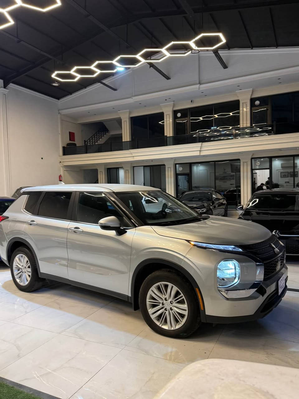 Mitsubishi outlander 4x4. 2024

رقم كاتي دهوك

بدون صبغ
باب سايق و جاملغ خلفي pdr

بجم  كبس
خلفي كبس
ارباكات سليمه

دبل اكسل 
رادار امامي و خلفي جانبي
حساسات خلفي
بريك بسمه
اوتو هولد
كشنات تدفيه
7 كشن

رادار و بردي كزوز به شەرەت

سعر  ٢٠٢$

رقم تلفون 
*********** أربيل, العراق
