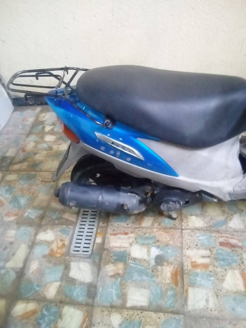 السلام عليكم دراجه ادرس للبيع شراء يخابرني سعر 300 بيه مجال رقمي للتواصل ***********مكان مدينة الصدر
