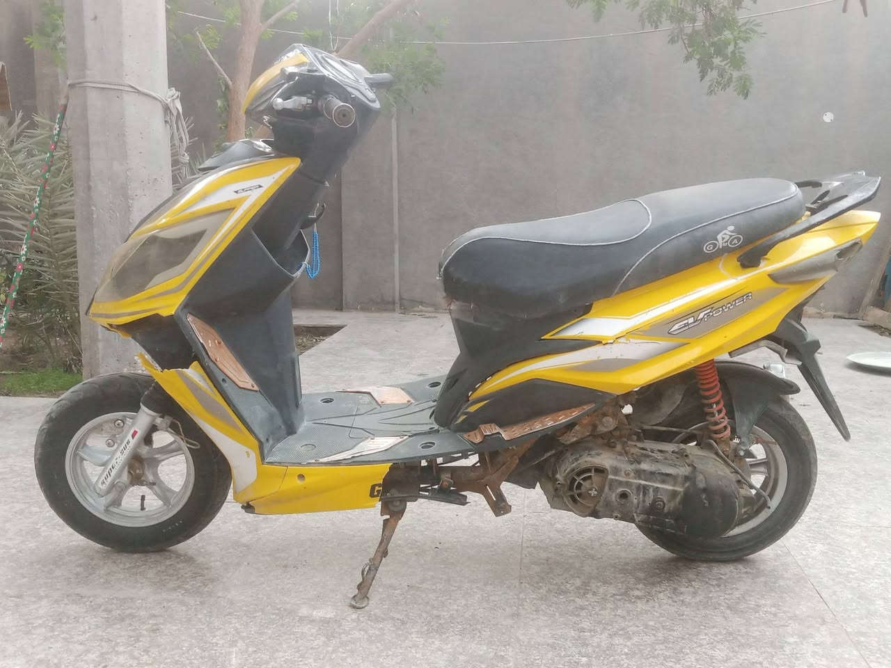 سلام عليكم دراجه سكنس صيني للبيع دراجه نضيفه وحلوه السعر 160
هذا رقمي *********** مكاني سوق شيوخ العكيكه
