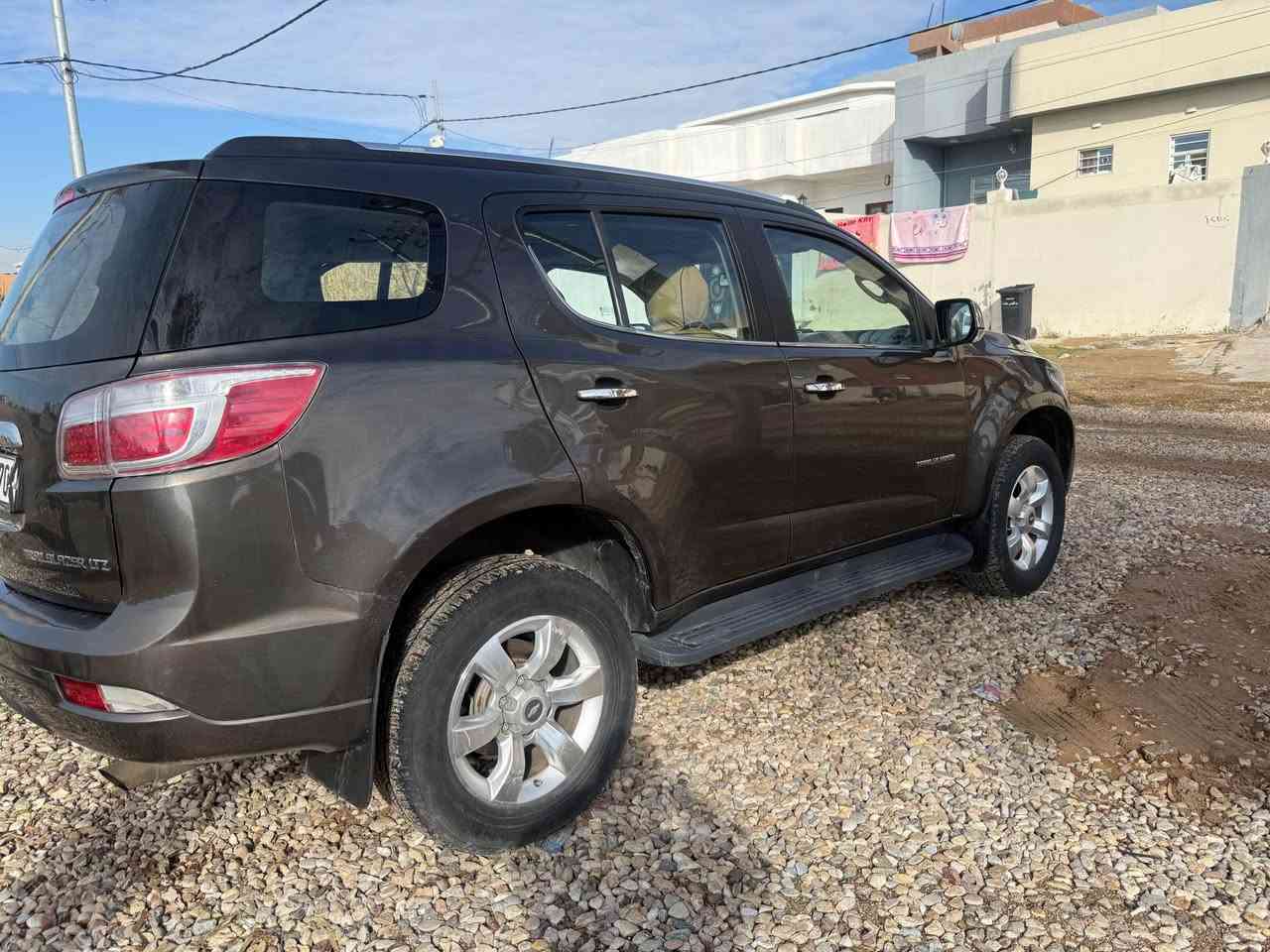 ترايل بلايزر موديل ٢٠١٣ دبل اكسل كهربائي 
كير و محرك وضع الشركة 
بدون صبغ . 
السيارة مكفوله من الحادث شركة المنصوري
السعر ١٤٠ ومجال الشيخان, نينوى


**إذا كنت صاحب هذا الإعلان وتريد حذفه لأي سبب، رجاءا أرسل رسالة إلى الدعم الفني**