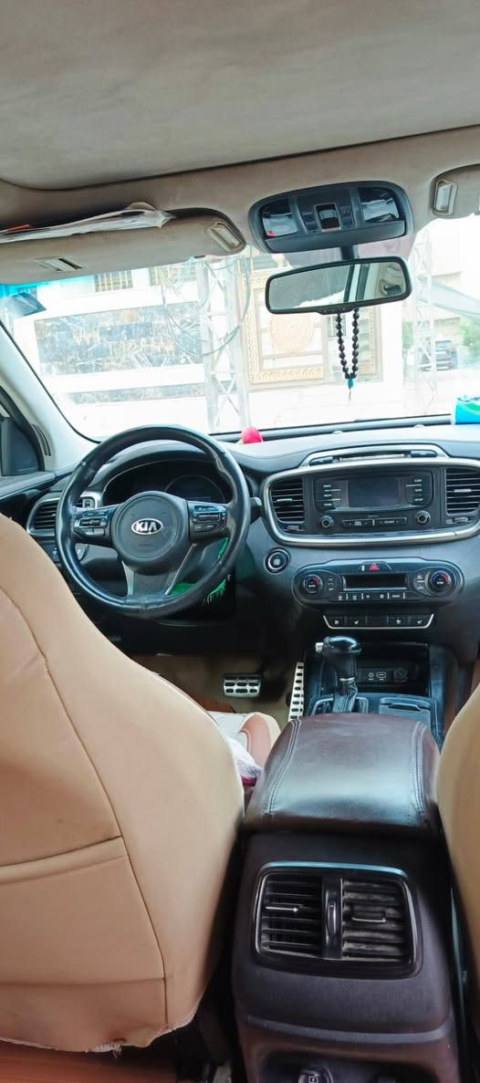 سورينتو للبيع سبعه راكب
موديل:2016
باسمي 
كويتيه فول مواصفات 
رقم بغداد السونار مرفق مع الصور
السعر:180. بيهة مجال قليل 
مكان السياره كربلاء 
الهاتف :***********
