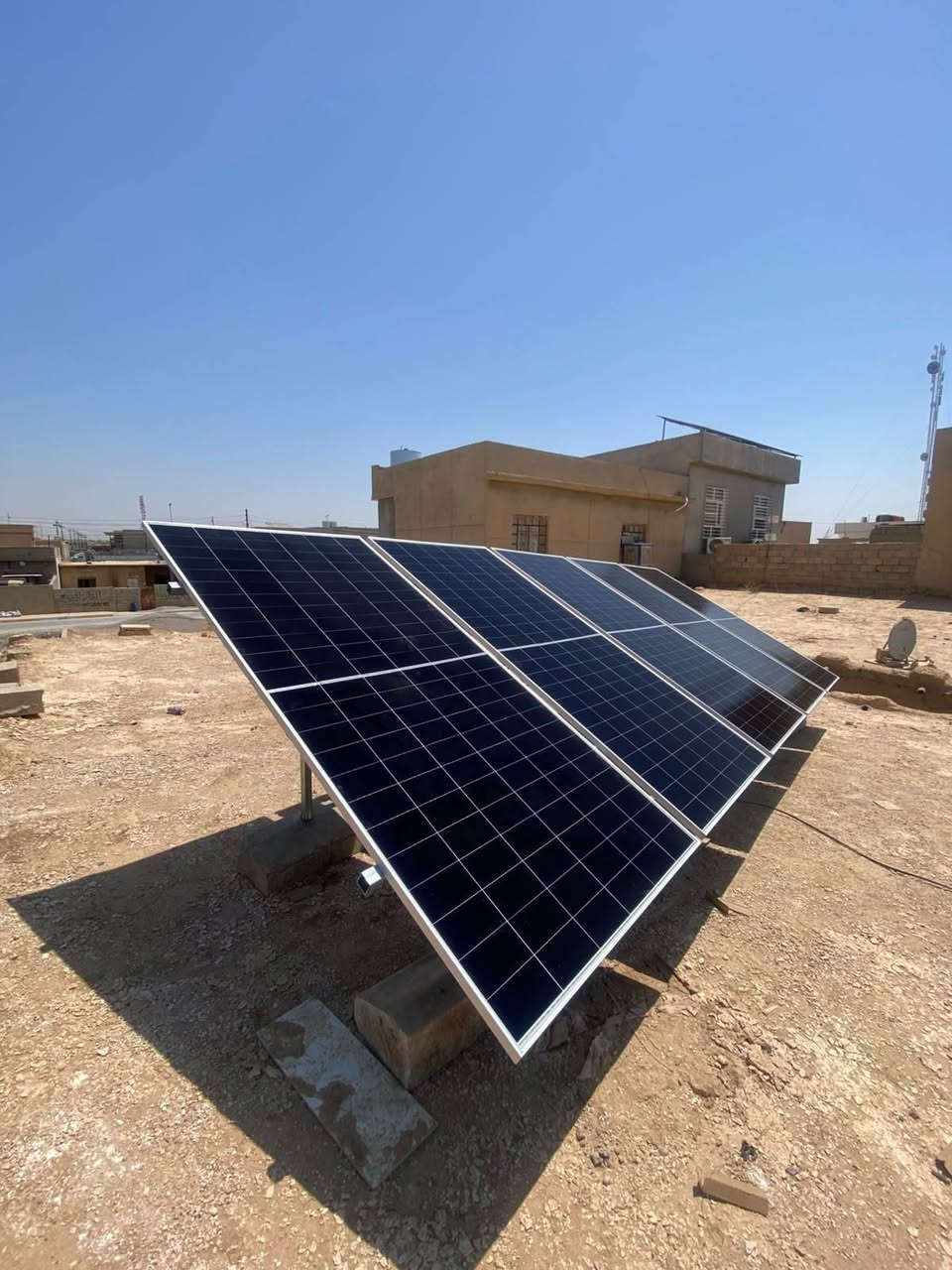 ☀️ شركة النور الهندسية للطاقة الشمسية ☀️
التميز في الأداء.. الرقي في التصميم 
(الحويجة حي العسكري) 

إذا كنت تبحث عن الجودة، الكفاءة، والجمال، فنحن خيارك الأول. تم تجهيز المنزل بمنظومة ذكية توفر:

⚡ 10 أمبير نهاراً

🔋 6.5 أمبير ليلاً

🔄 تناوب ذكي تلقائي مع الكهرباء الوطنية.

🛠️ المواصفات الفنية (مكونات عالمية)
الجزء التفاصيل والمميزات
الإنفيرتر Marvel ذكي (4KW) -  (ضمان سنة).
الألواح  16 بازبار لأعلى امتصاص. العدد 5 Hi-mo x10 645w لونجي 
البطارية ليثيوم Marvel 7.2KW) - عمر 8000 دورة، ضمان 7 سنوات، شاشة ذكية.
الهياكل حديدية ثقيلة مقاومة للصدأ ومصممة للظروف الجوية الصعبة.
التوصيلات كابلات DC أصلية (4 ملم) مع وصلات MC4 المخصصة.
🎁 عروض خاصة بمناسبة افتتاح موقعنا الجديد!
🛡️ ثقة | أمان | استفادة ⚡

📍 العنوان: الحويجة - قرب الدفاع المدني. 👷‍♂️ بإدارة: المهندس علي حسين.

📞 للتواصل والاستفسار:

اتصال: [***********]

واتساب: [***********]
