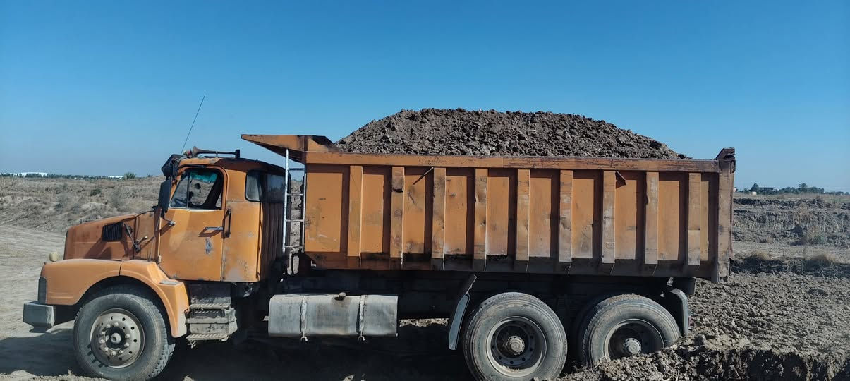 يوجد لدينا تراب حلوه وانقاض متوفر جميع آليات تعديل قطع ارضي ودفن بتلوات وجميع المواد البناء تواصل خاص او رقم الهاتف ***********
