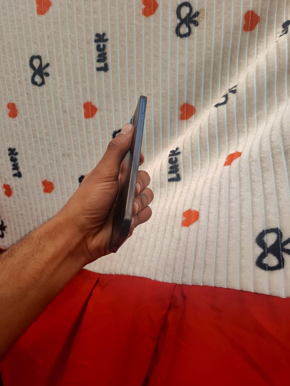 * هونر x8b

*ذاكره 512g

استخدام شخصي ميصرف شحن

الموديل  LLY-LX2

بي فطر بسيط ممبين فوك يعني مو يم الشاشه اصلا اقل الشعرايه  
مراوس 

او بيع  185  وبي مجال جدا جدا بسيط

***********
