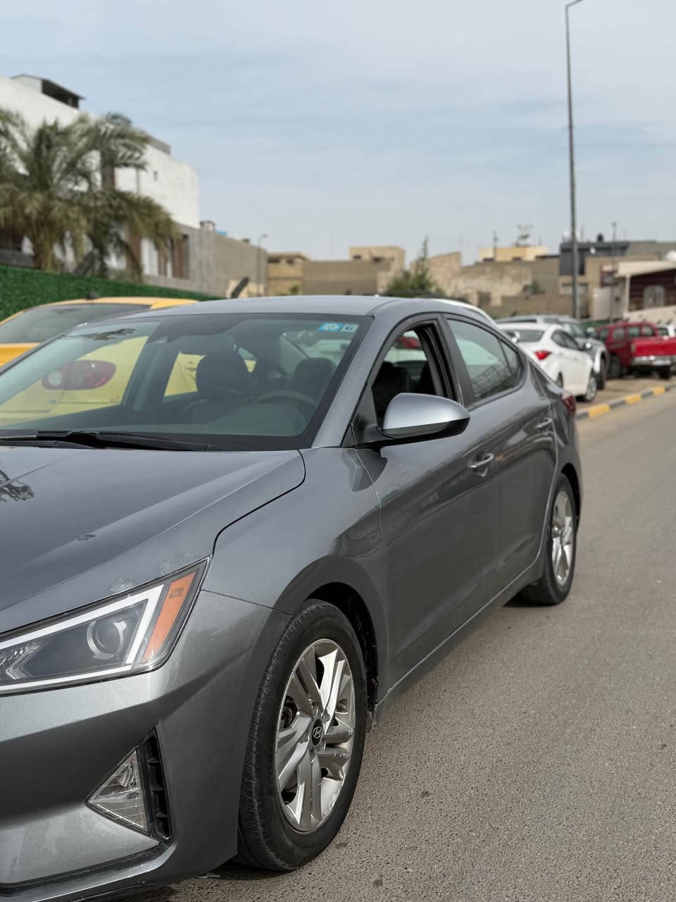 � هيونداي النترا 2019
📍 الممشى: 62ml
✨ الحالة: نظيفة جداً

المواصفات:

 • رادار
 • تحكمات من المقود
 • شاشة تدعم Apple CarPlay
 • كاميرا خلفية
 • مثبت سرعة
 • مكيف شغال ممتاز ❄️
 • صرفية بنزين ممتازة
 • السيارة على الشرط وجاهزة للاستخدام 
حادث جاملغ ايسر مصبوغ وباب السايق مصبوغ فقط بدون دواخل مكفوله ايرباك ستيرن فقط مكان السياره بغداد القادسيه او حي العدل
للتواصل *********** يوجد واتساب 
سعر ١٤٠$ وبيه مجال بسيط 
صور حادث عبر الواتساب شكراً بغداد, العراق
