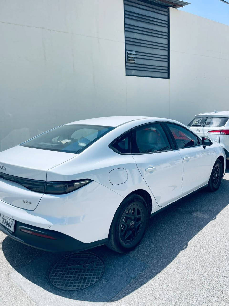 BYD سيل 5 
2025 ممشى 10 ألف كفالة عامة بيها رصعة خفيفة 
السيارة نظيفة كلش مالت جناي
رقم بغداد تحويل مباشر 

مواصفات 
تمشي 220 كيلو 
ثلاث انظمة (بانزين ٫ هايبرد ٫ كهرباء)

شاحنة جديدة اصلية 
سيارة جاهزة من كلشي 
السعر 18 مليون و 750 وبيها مجال 
مكان السيارة بغداد/ الحرية 

السيارة خالية من أي عيب محتاج فلوس وأريد ابيع
للاستفسار 
***********
