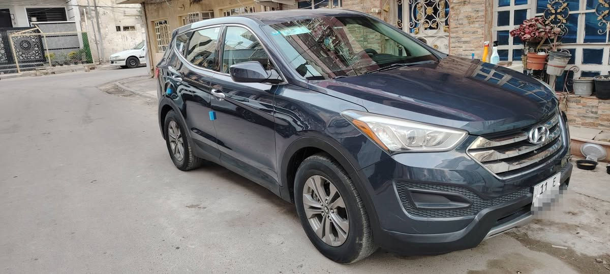 السلام عليكم للبيع او للمراوس هونداي سنتافي وارد امريكي موديل 2015 ٤ سلندر ٢٤٠٠ Gdi ماشيه ٧٢ ميل ويل كب تحكم استيرن شاشة +كامره حادث  الباب الجنب السائق الامامي مع رش الباب الخلفي وجاملغ الامامي كير محرك شركه غير مفتوح تخم تاير السنويه بسمي رقم جديد سنويه لغاية ٢٠٣١ سياره  جاهزه السعر ١٣٨ ورقة بيها مجال بسيط رقم الهاتف ***********
