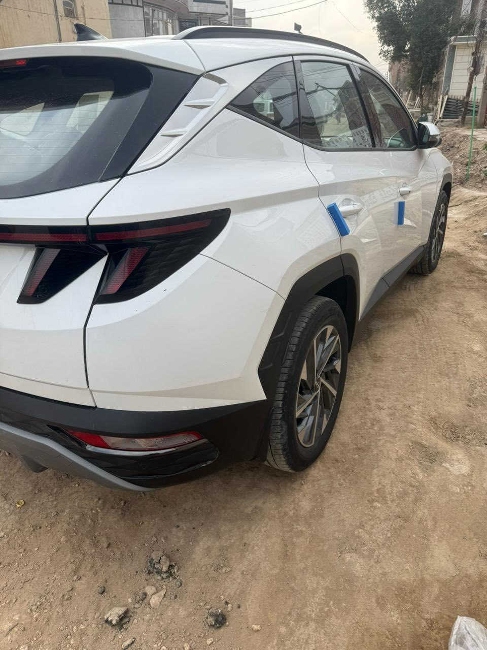 السلام عليكم 
توسان ٢٠٢٤ خليجي 
مكفولة من الصبغ والتبديل
ماشية ٢٩ الف  
رقم بغداد تحويل مباشر 
مكان السيارة / حلة شارع ٦٠  
السعر ٢١٥ ورقة 
للاتصال : ***********
