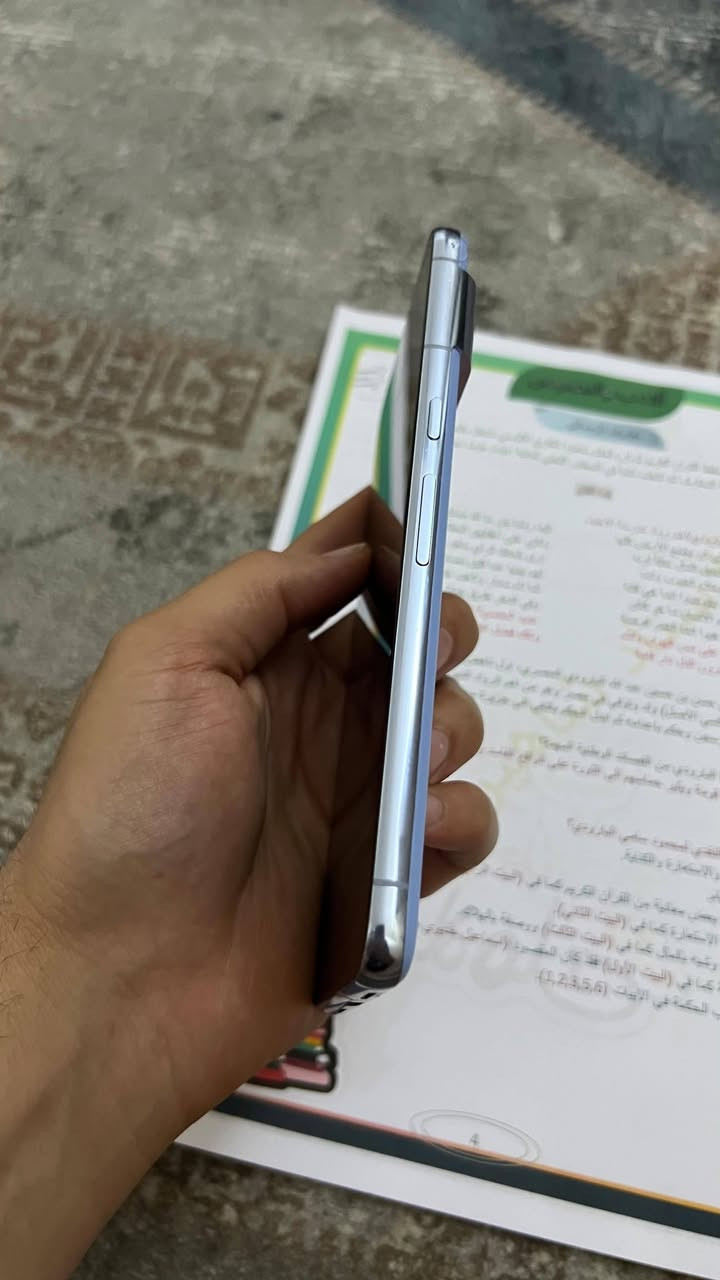 السلام عليكم
كوكل بكسل 8 برو 
ذاكره 128 
نظافته مثل ماموضح بالصور شاشه مبدله نوعها صيني اولد وبيه بكسل فوك بالشاشه موضح بالصور مرات يختفي مرات يبقا ملحقات كفر وشاحنه مكاني بغداد السعر 325 وبي مجال


**إذا كنت صاحب هذا الإعلان وتريد حذفه لأي سبب، رجاءا أرسل رسالة إلى الدعم الفني**