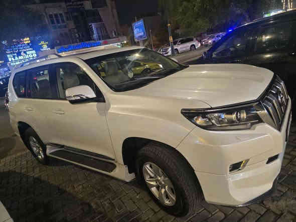 برادو  موديل 19 خليجي...
.... TXS... 
فووول موصفات..
مكفوله لاصبغ لا تبديل ولا تعديل ولا شخوط.. بغداد باسمي..
6 سلندر
فتحة سلايد.. 
كشنات جلد وكراسي كهرباء..
ماشيه 90..
السياره من الزيرو على ايدي
مكاني بغداد الكرخ..
محرك كير تبريد تدفئه برغي ممفتوح بيه كله على وضع الشركه.. حتى الدعاميات كفاله.. ال  TXS  محاجه اذكر المواصفات.. 
تخم تايد جديد شادلها.. 
للبيع فقط الشراي يتصل ويدلل. رقم وسنويه زهزه كله جديد باسمي شخصيآ رقم بغداد الدولي الجديد.. 
هذه رقمي... 
..... ***********....
