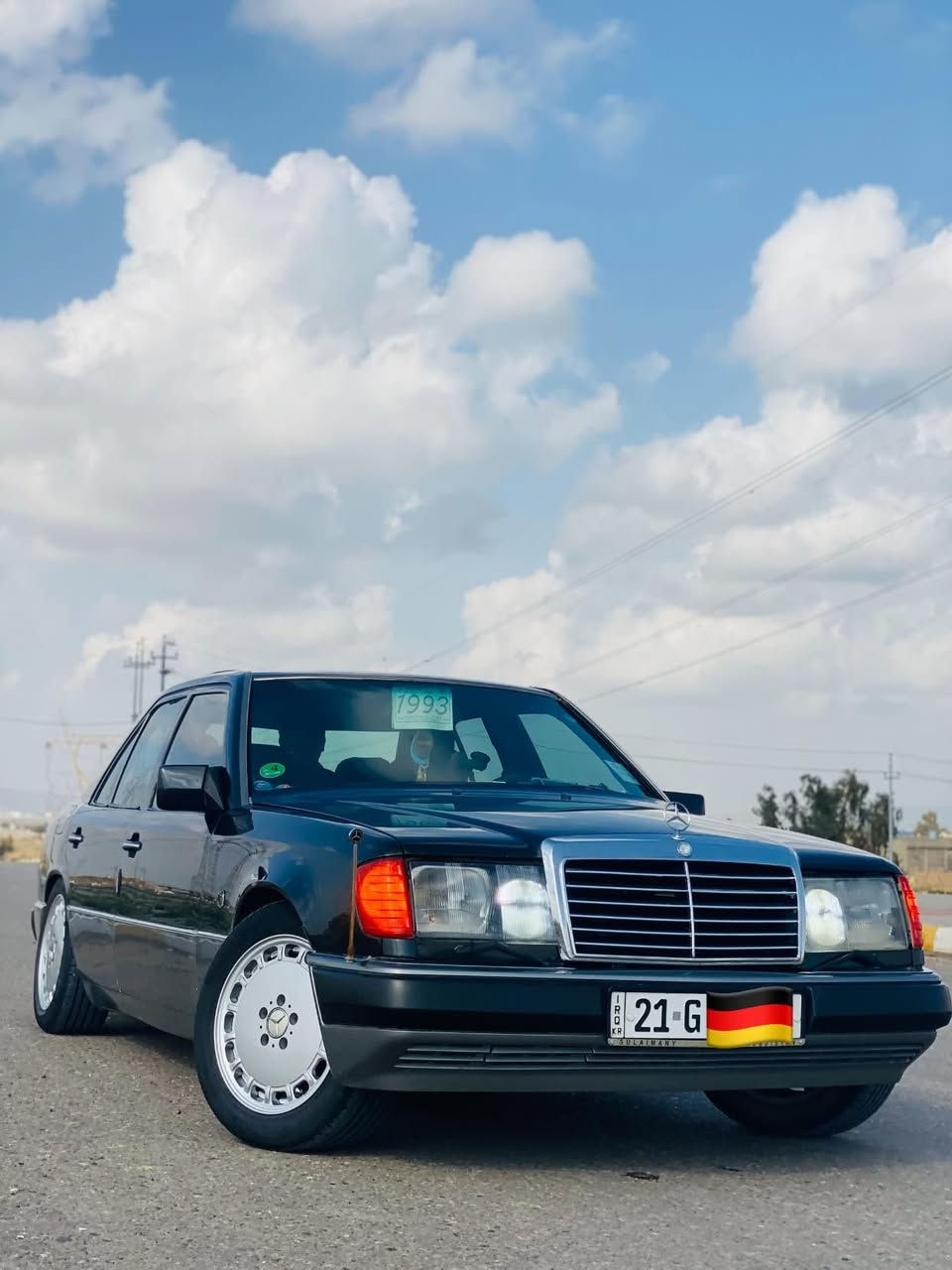 سلام عليكم شباب..ما شاء الله 🇩🇪⚡️
مارسدس دب 1992 (W124) .وارد ياباني💯

رقم سليمانيه دولي بسمي 

لون مميز☑️

محرك(VVt-i)شلعه و معدل كير اوتوماتك كفاله عامه

نصبه  واحد على واحد تخبل نصبتها بشارع🚫

السيارة كفاله من كلشي شواصي و قواعد مكفوله 

عدا صبغ للجماليه  حداديه  شرط مكفول 
و تعرفون الوارد ياباني يجي مميز و كلشي بي بلادي نظيف💯
كل شي شغال كهربائيات كامل شغال بدون نقص

 سيارت مال جناي 

موصفات-

كشنات جلد
تطعيمات صاج
اربع 4 جام كهرباء 
مرايه كهرباء
بجمة بيبي شبح
سقف مخمل لون اسود
دبل هورن 
دبل مروحه هاي تجي (3 مراوح )
بيها تضليل نسبه 100/25
لايت زنون عالي ناصي 
ويل كروم حجم 16
تخم تاير جديد 
صدر امامي خلفي جديد
برده خلفيه🔺

اسف على الاطاله 

..السعر 83 وبيها مجال بسيط 

عنوان صلاح الدين قضاء العلم

***********

***********
