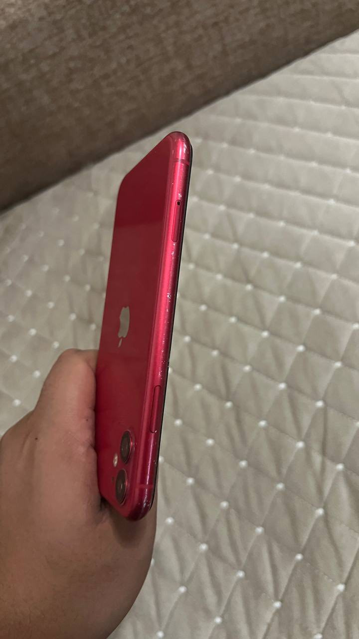 السلام عليكم ايفون 11 عادي التليفون مامفتوح ابد ونظافه 90%وبطاريه 74 وسعر 250 مكاني كوت *********** وبي واتساب
