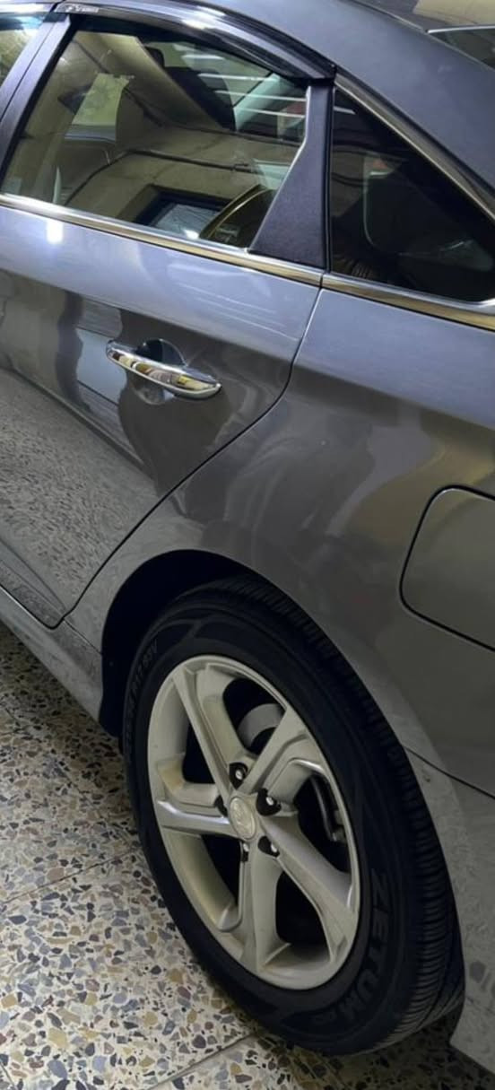 من رخصة الادمن المحترم😊🤍
السلام عليكم ورحمة الله 
عندي تخم ويالة سوناتا حجم 17 للبيع ويل انيق ومرتب جدا ويرهم على كومة سيارات، ويوجد توصل لكل العراق 
طبعا عنواني بصرة 
والسعر 285 الف دينار  
للتواصل واتساب *********** او عالتعليقات وانا خادم 🤍
