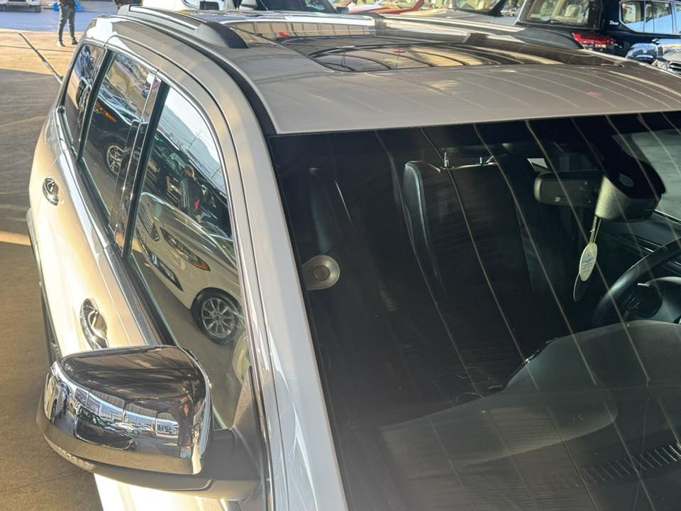 السلام عليكم اخوان 
جيب لمتدد للبيع 2019 السياره رقم واحد 
بنضافه حيل حلوه السياره كشن حار بارد شاشه جبيره 
فور ويل 5 وضعيات دبل بنراما رادار امامي خلفي جوانب 
توقف ذاتي خلفي رادار بجام كشنين كهرباء خلفي حار بارد 
كير مكينه كله بشرط السياره اي عيب مابيها جاهزه علا 24 حبايه وبلخير عل تصير من نصيبه السعر 265 وبيها مجال قليل رجائن المو شراي لا يدك سونار مرفق معا المنشور 
رقمي ***********
