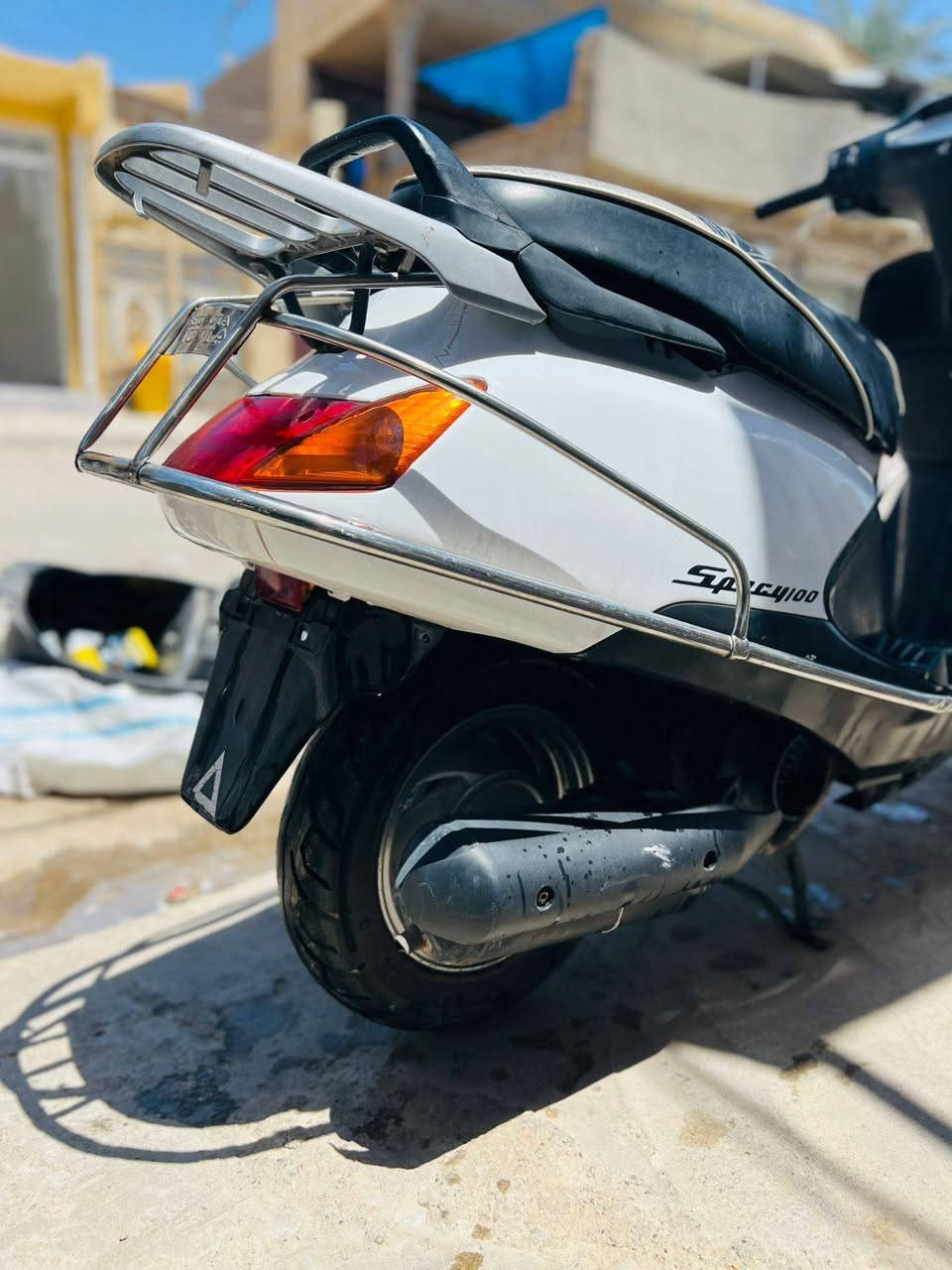 ياباني مبدل كفرات رايدها بـ800  
***********
