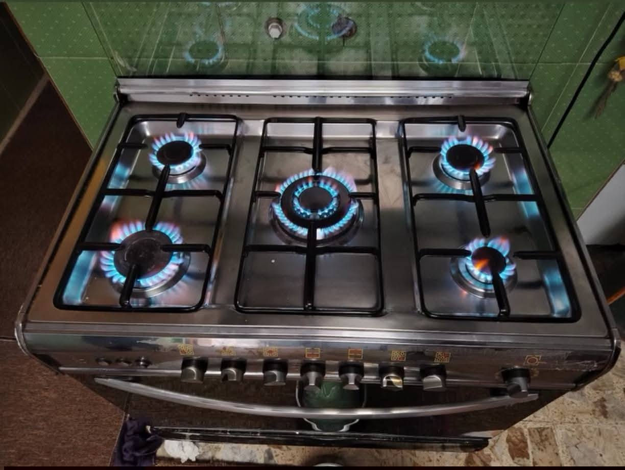 السلام عليكم ورشه تصليح كافه انواع الطباخات صيانه موقعيه الاتصال على رقم الهاتف***********
