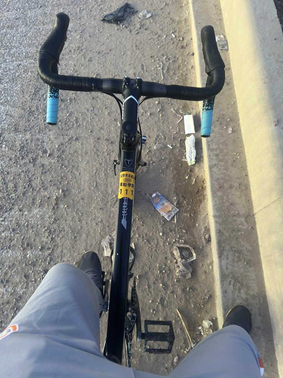 دراجه رود للبيع سعر 600 الف
شركة توتم (TOTEM ADRIENNE 2020) 

- الفريم المنيوم ماشة كاربون
- سستم كلارس R2000 كامل براكيت
- بريكات طواكة سورا R3500
- ويالة Shimano wh-501 
- حجم الدراجه 53-54 

ادامة دراجة :
- جلدات شفتر مطاط جديد
- زنجيل kmc 
- مكينة جديدة
- دشالي عكرب Meroca
- جميع وايرات مستبدلة باصلي Toopre
- تايرات الماني كونتينتال continental 

* دراجة كاملة مكملة وادامة شاملة
ونظافة فول واضحة بصور


**إذا كنت صاحب هذا الإعلان وتريد حذفه لأي سبب، رجاءا أرسل رسالة إلى الدعم الفني**