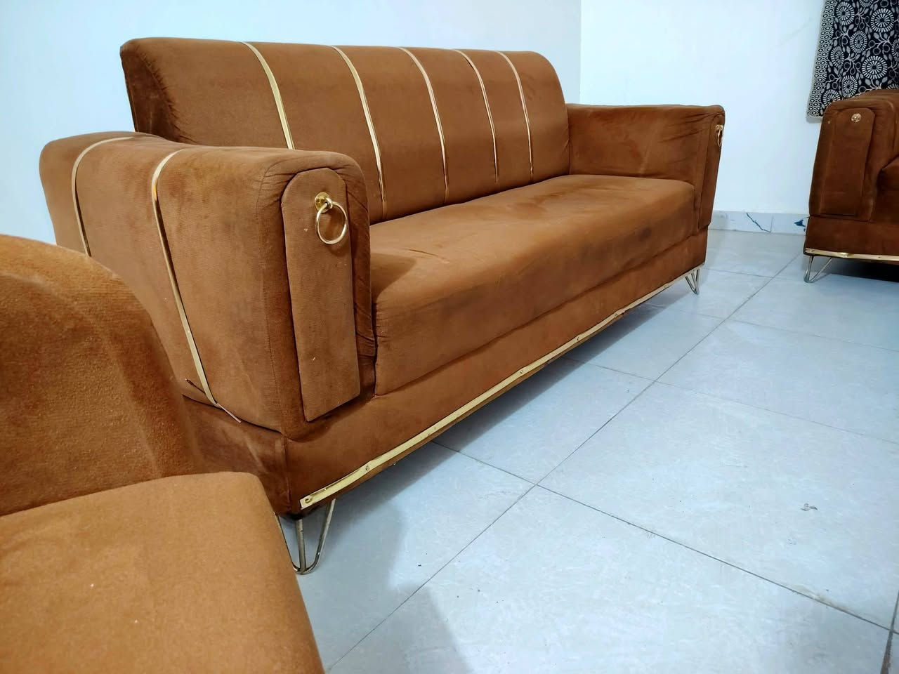 تخم عشر مقاعد تركي ثقيل جدا جدا. مع كوشات حجم كبير مع مفرش كامل اللون المرغوب جوزي🤎
خالي من اي ضرر ٣٧٥ وبي مجال


**إذا كنت صاحب هذا الإعلان وتريد حذفه لأي سبب، رجاءا أرسل رسالة إلى الدعم الفني**