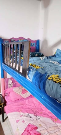 سرير اطفال • مستعجل • مع دواشك