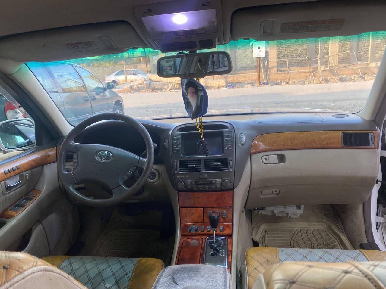 لكزز 2002 للبيع
s430 

شاشة.. مري شفط 

ستيرن كهربائي

بردة.. كشن كهربائي

مواصفات هواي 

كلهة شغلات 

تبريد شغال 

مكينة وگير شرط 

صدر شرط 

للتواص***********  ) 

السعر( 80 ) 

مكان السيارة النجف
