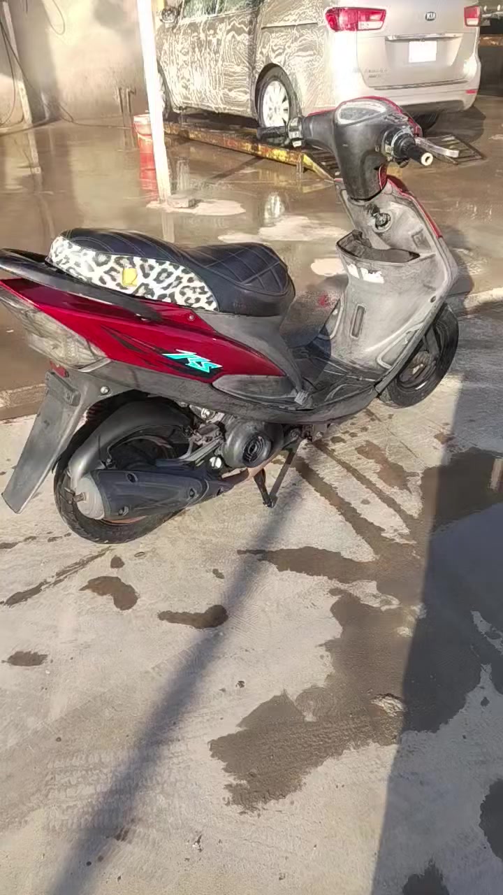 ماكس بلادي ٤٩ مختمة وناعمة وخرسة متنسمع كهربائيات كلهة شغالة زنون اشاير عداد عوج ١٢٠٠
ما عوزهة اي شي سعر ٥٥٠ وبيهة مجال بسيط خلتركب الشباب  مكان واسط نعمانية ***********
