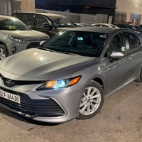 للمراوس مع تسلا y حصرآ كامري 2022 le   ماشية 37 الف كيلو  مواصفات عادي...