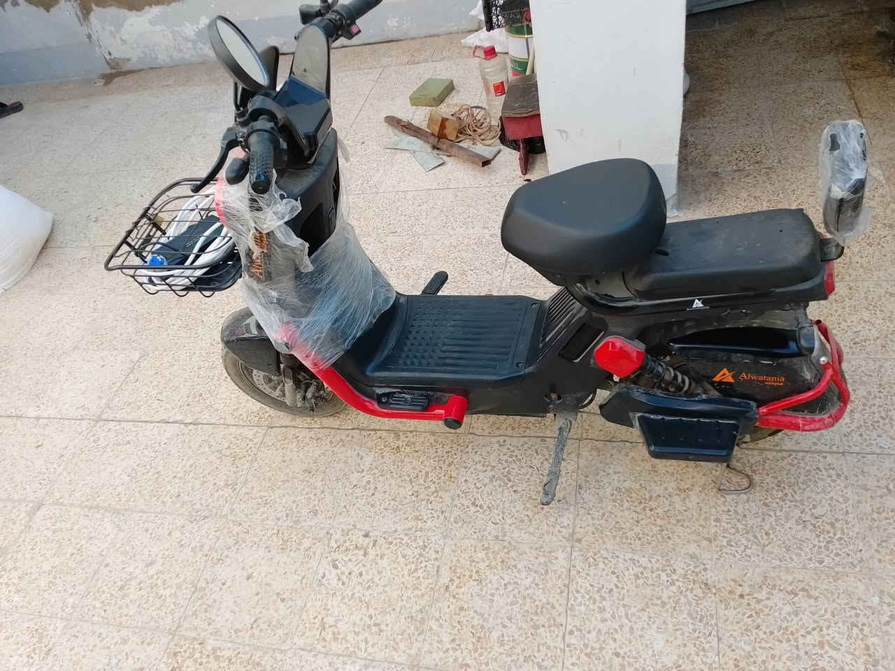 السلام عليكم   ماطور شحن للبيع جديد ما مستخدم شي قليل 5 بطاريات سرعه 45 ،،3 نمر مستعجل للبيع السعر 280،،وبي مجال شي بسيط المكان الجانب الأيمن الستفسار على الرقم //***********//***********
