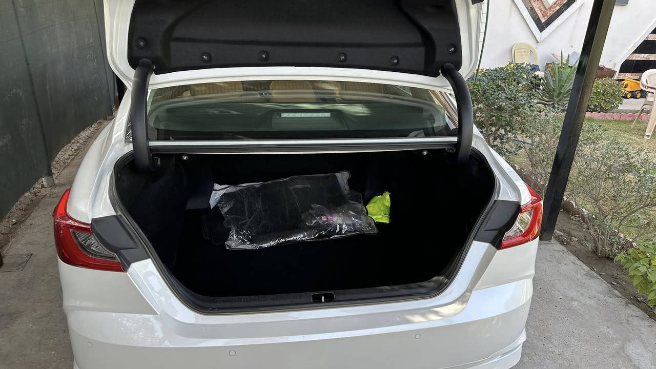 للبيع او مراوس
كامري 2024 خليجي ( تجميع الصين)
السياره فول مواصفات 1/1 اعلى فئه داتا شو
ماشيه 49 الف كم حقيقي
رقم بغداد بسمي
مكفوله من الضربه والصبغ والبارد
محرك 2.0 هايبرد 
مكان السياره بغداد
***********
