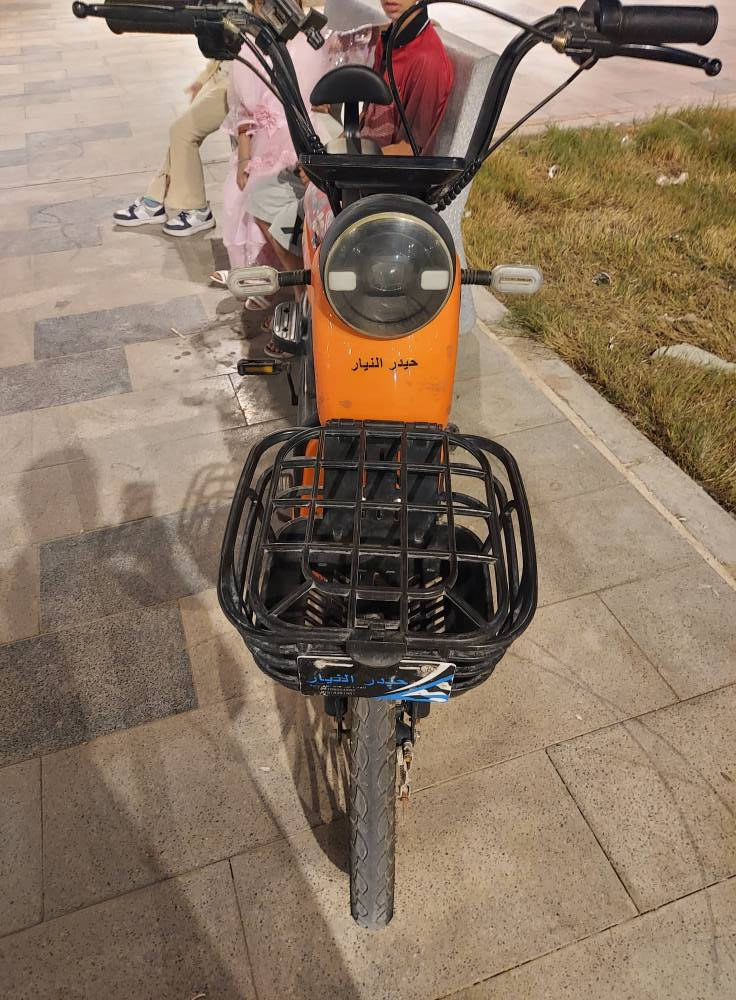 اولآ // اخي العويز لا تراسل شراي اتصل وبالخدمه 
ثانيآ //اقرأ الأعلان كامل حتى يصير واضح قبل الاتصال 
دراجه شحن حجم عشرين نوع حيدر النيار ماركة وينلي خمس بطاريات شغاله وشرط الفحص السعر 300 الف وبيه مجال قليل للإستفسار الإتصال فقط على الرقم ***********
الرقم بي وات ساب وموجود بالصور رجاءآ 
تشوف السعر غالي اعبر المنشور وربي يرزق الجميع البصرة, العراق
