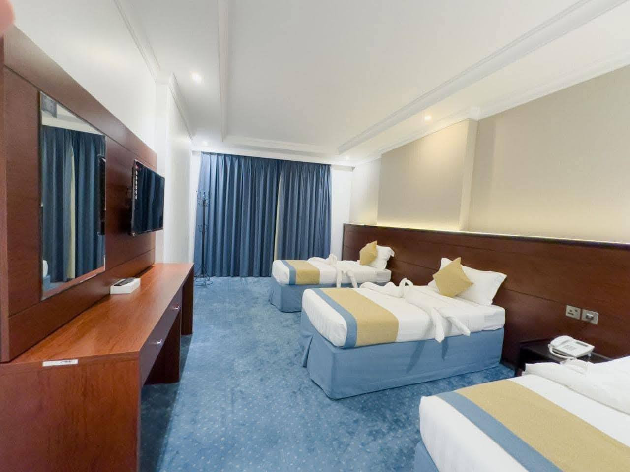 اسلام عليكم ورحمة الله وبركاته أصحاب السيارات الخاصه متوفر 2 غرفه من دخول 11 الى 20 رمضان في فندق الكناري ان متوفر نقل مجاني على مدار 24ساعه ٢ دقيقه ونته بل حرم
الحجز وتساب على الحاج المتعهد جاسم محمد الجمعه الرجع
*********** حجز
متوفر فيزيا لسيارات الخاصه على نفس الغرف 
ماهر سليمان احمد
ابو خيرالله ال شباط
